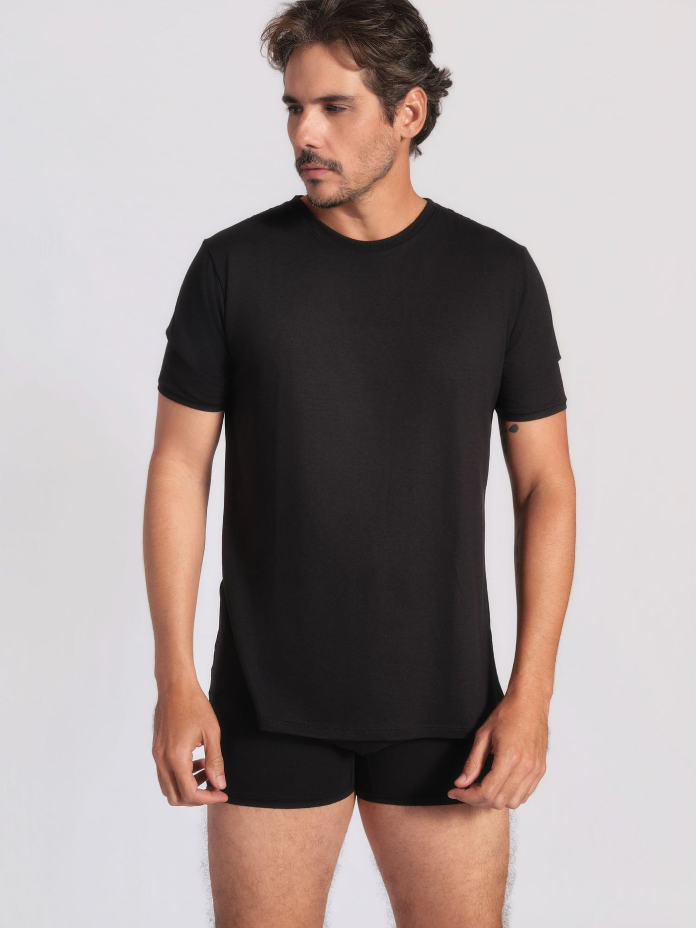 Camiseta NAIV em TENCEL Liocel, cor preto