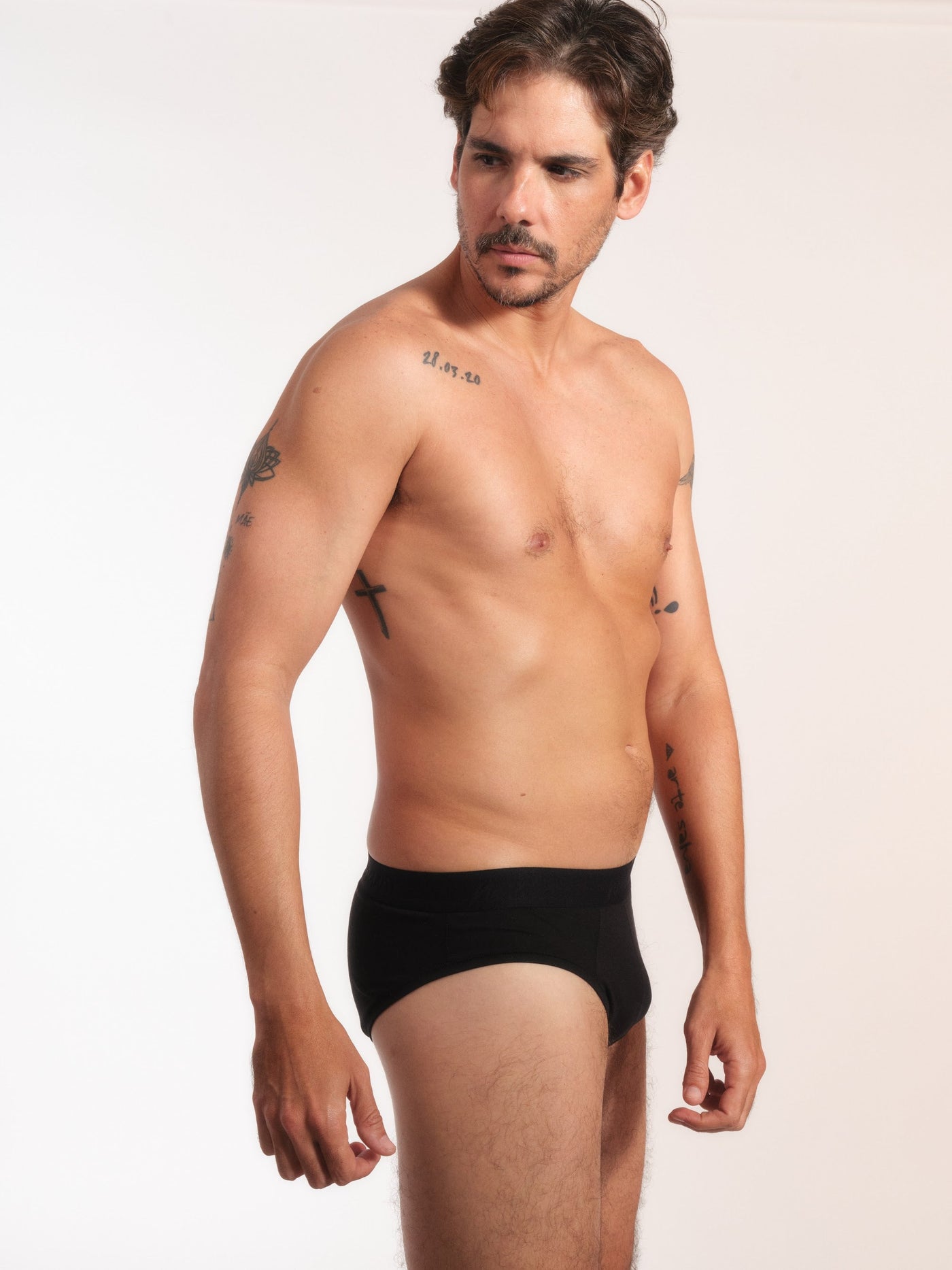 Cueca Slip NAÏV em TENCEL Liocel Preto