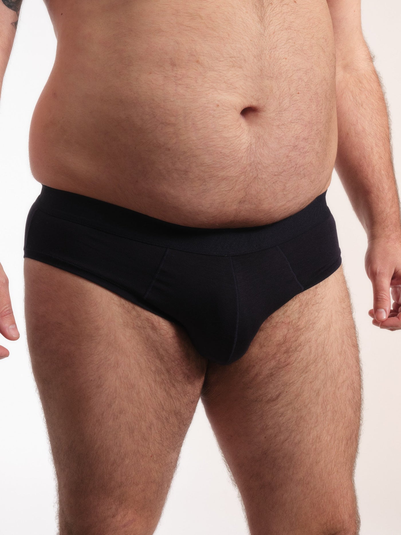 Cueca Slip NAÏV em TENCEL Liocel Preto porte maior