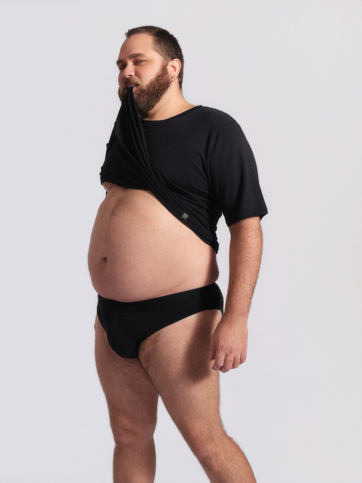 Camiseta NAIV em TENCEL Liocel, cor preto, porte maior